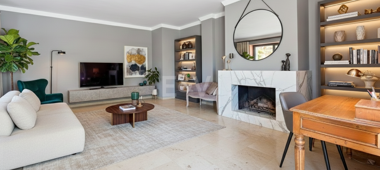 Penthouse in Prime Location with Large Terrace and Stunning Views