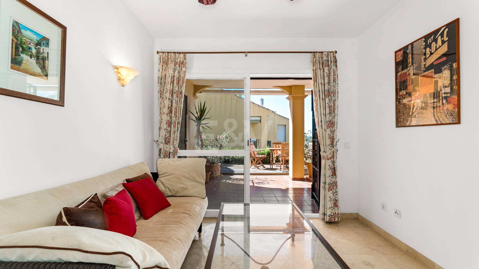 Beachside Living in Costabella: Sea Views, Roof Terrace, Pool