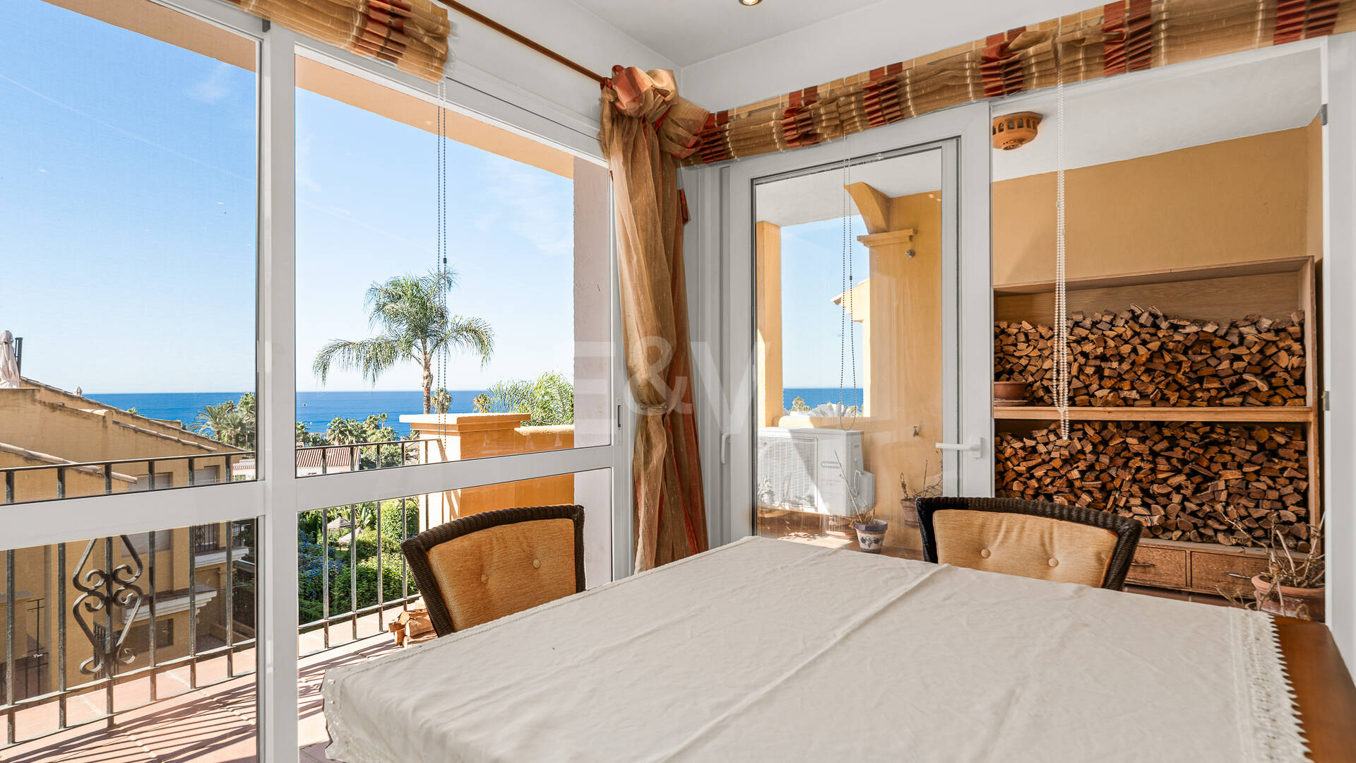 Beachside Living in Costabella: Sea Views, Roof Terrace, Pool