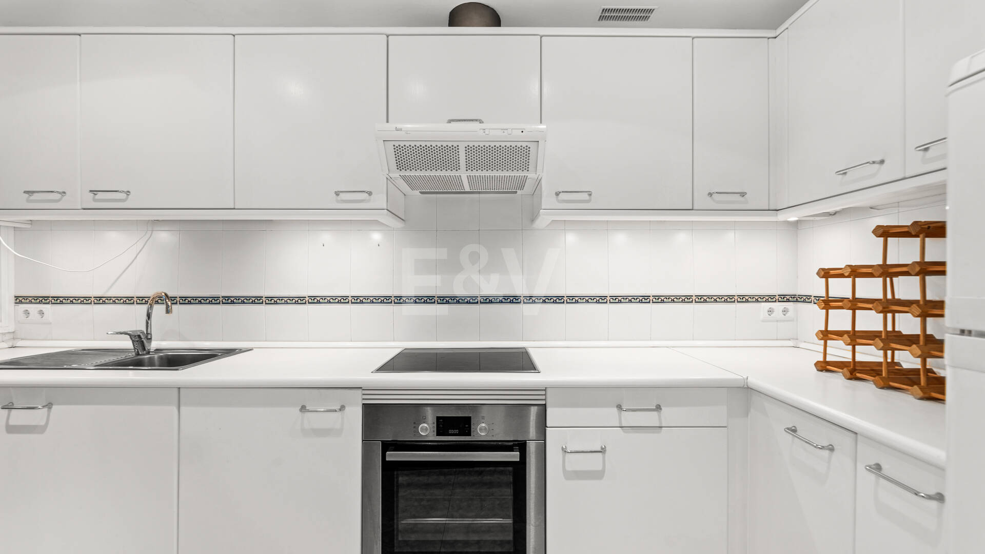 Beachside Living in Costabella: Sea Views, Roof Terrace, Pool