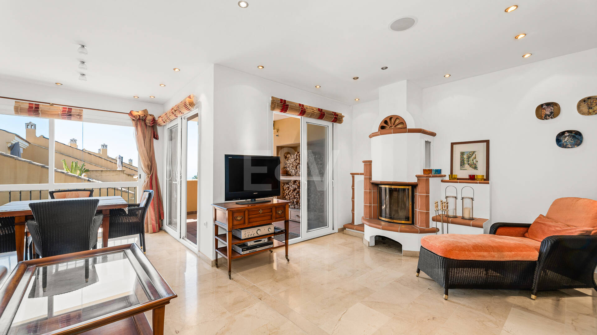 Beachside Living in Costabella: Sea Views, Roof Terrace, Pool