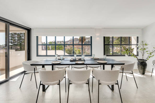 Exclusiva villa de lujo con vistas al mar y al golf en El Paraiso Alto