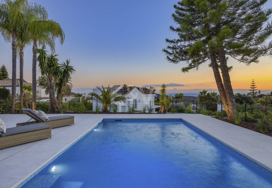 Exclusiva villa de lujo con vistas al mar y al golf en El Paraiso Alto