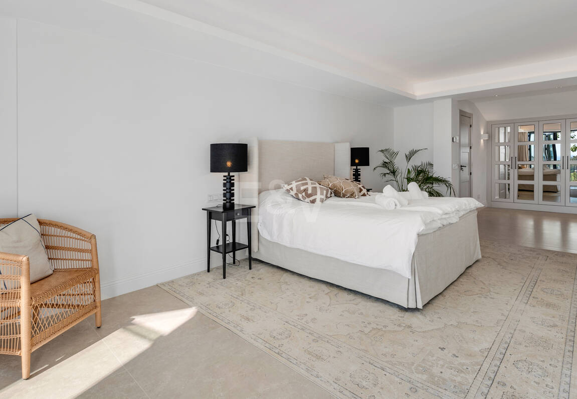 Exclusiva villa de lujo con vistas al mar y al golf en El Paraiso Alto