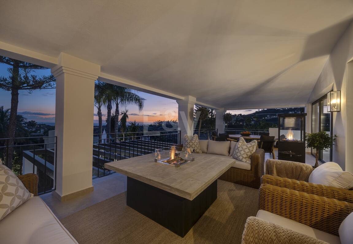 Exclusiva villa de lujo con vistas al mar y al golf en El Paraiso Alto