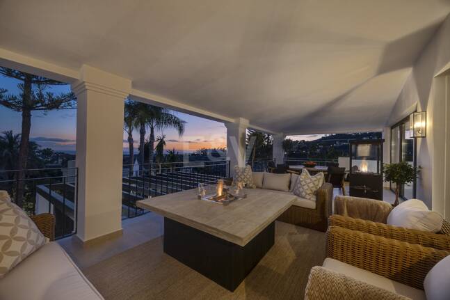 Exclusiva villa de lujo con vistas al mar y al golf en El Paraiso Alto