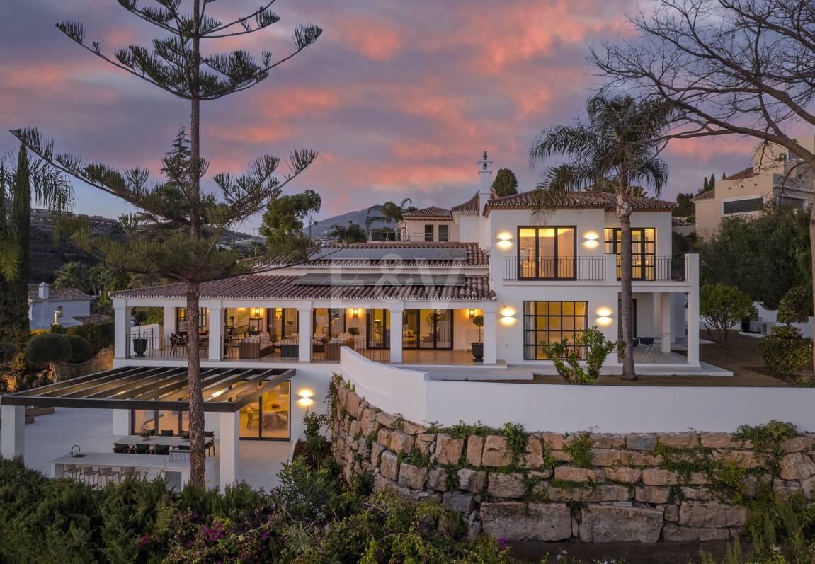 Exclusiva villa de lujo con vistas al mar y al golf en El Paraiso Alto
