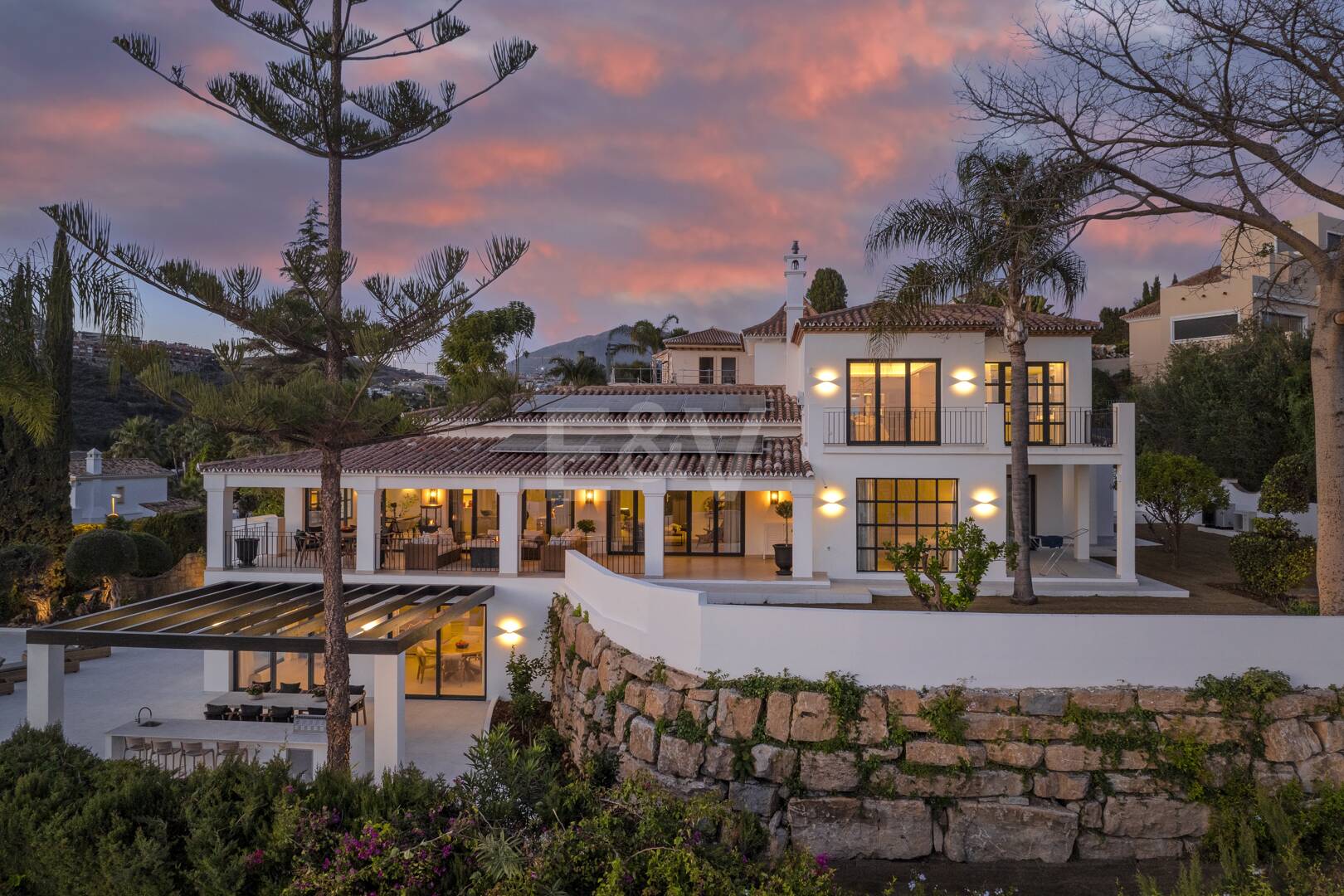 Exclusiva villa de lujo con vistas al mar y al golf en El Paraiso Alto