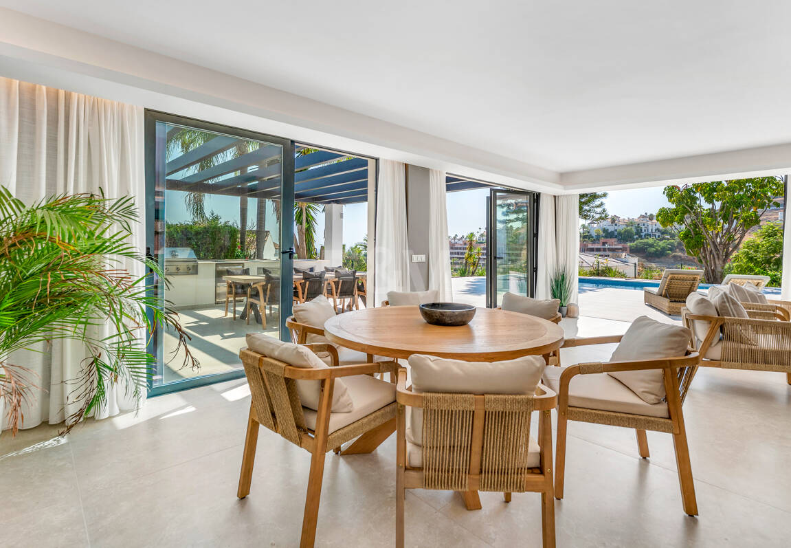 Exclusiva villa de lujo con vistas al mar y al golf en El Paraiso Alto