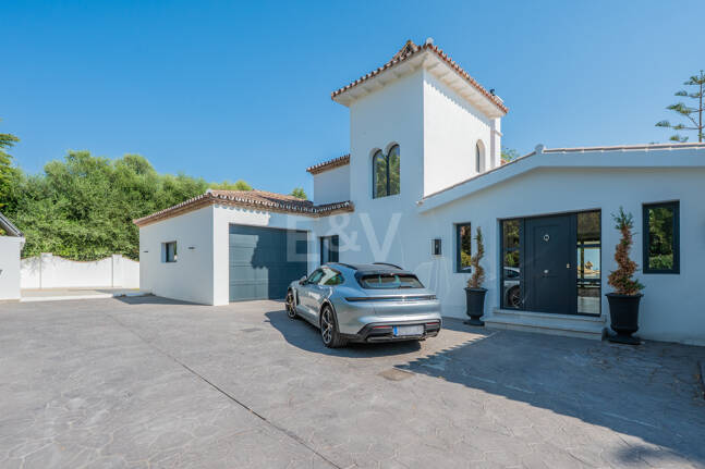 Exclusiva villa de lujo con vistas al mar y al golf en El Paraiso Alto