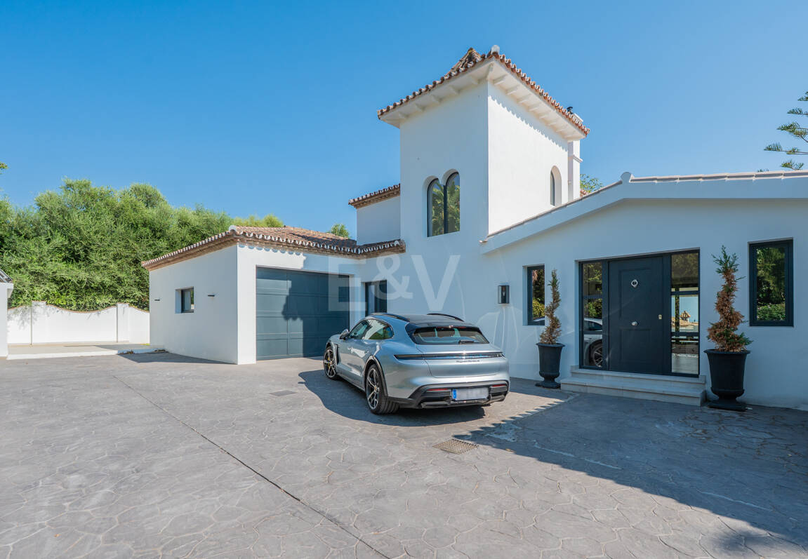 Exclusiva villa de lujo con vistas al mar y al golf en El Paraiso Alto