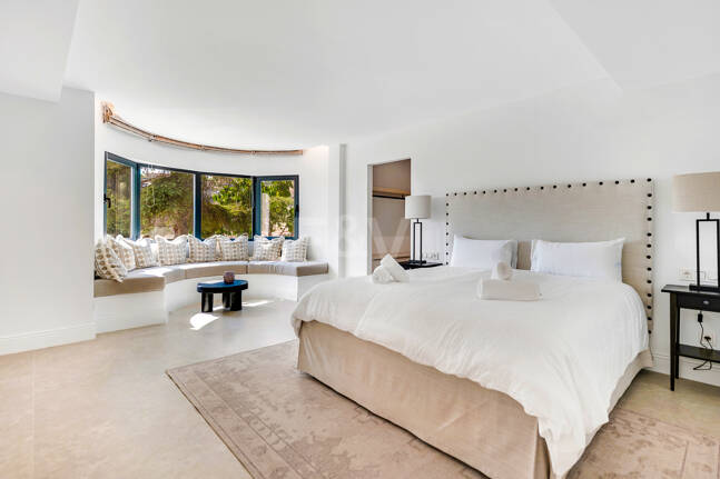 Exclusiva villa de lujo con vistas al mar y al golf en El Paraiso Alto