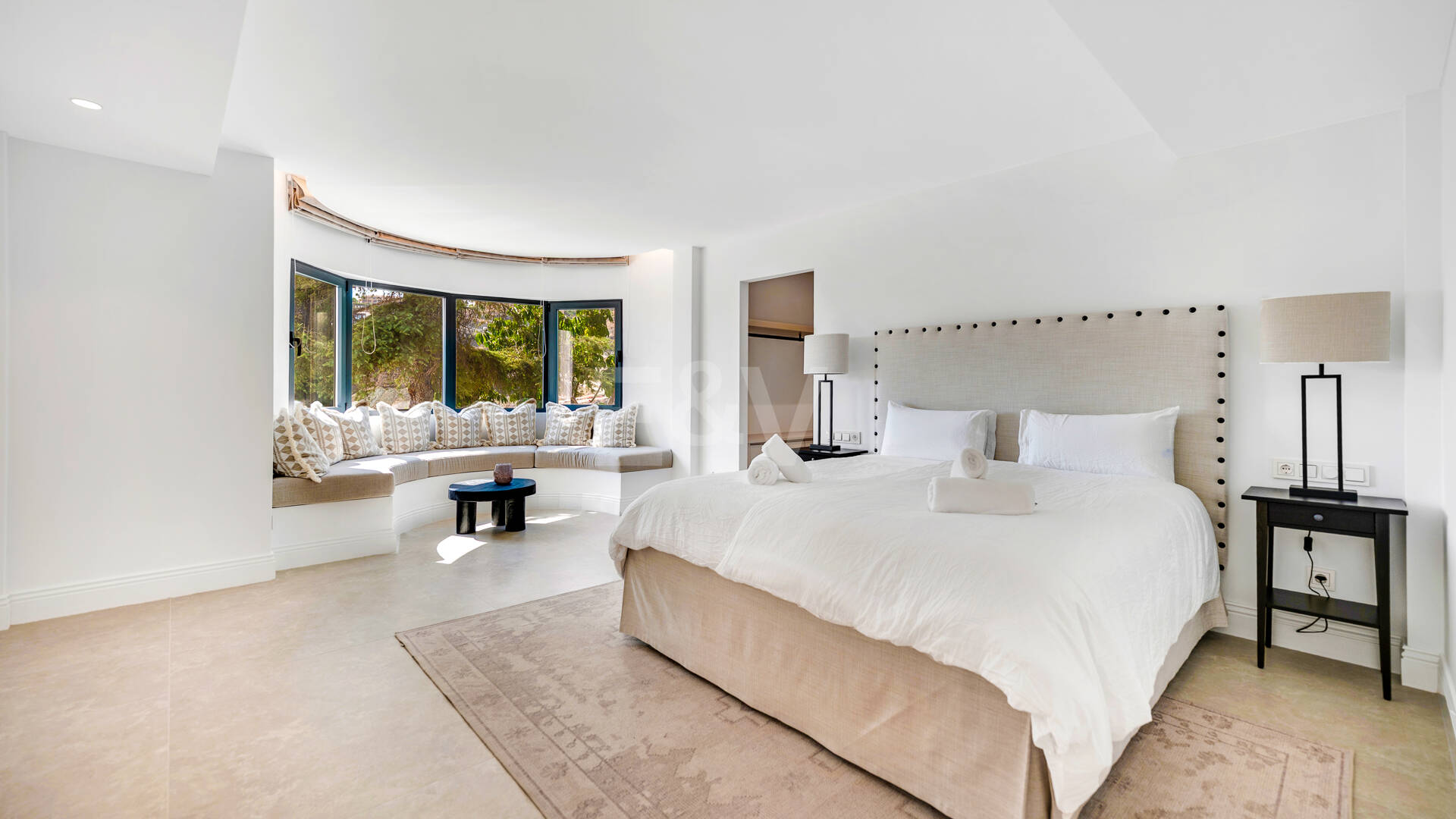 Exclusiva villa de lujo con vistas al mar y al golf en El Paraiso Alto