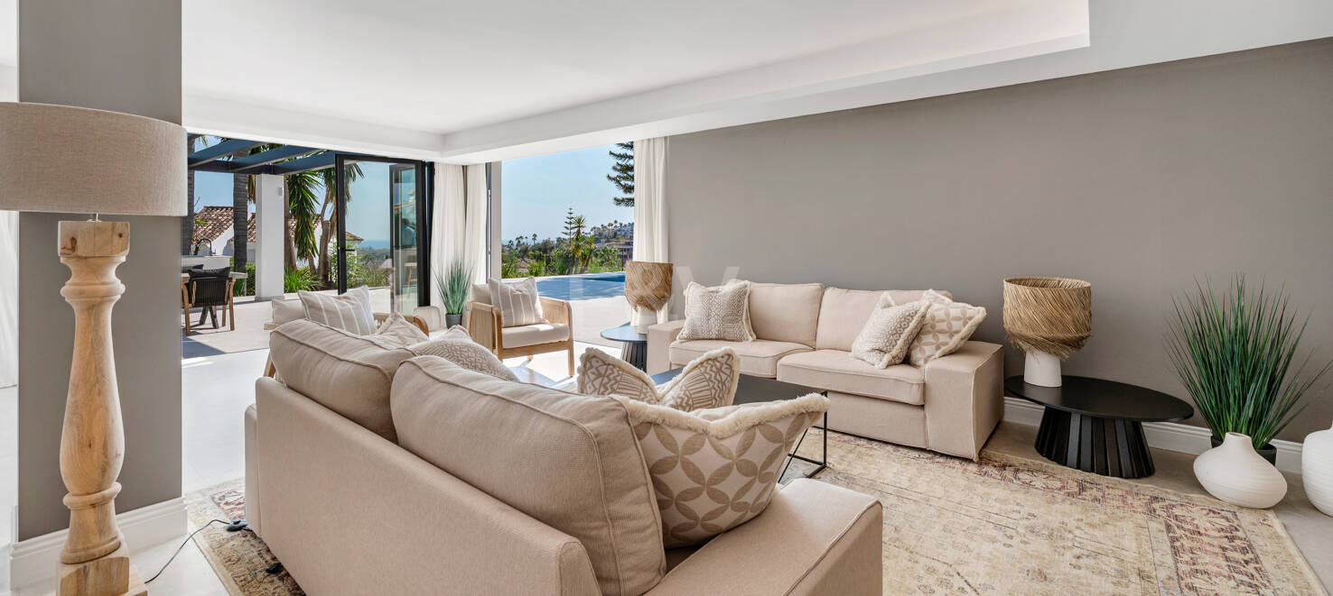 Villa de luxe avec vue sur la mer et le golf à El Paraiso Alto