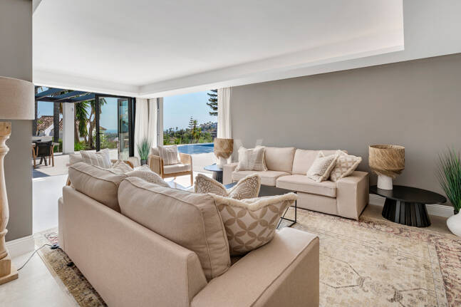 Exclusiva villa de lujo con vistas al mar y al golf en El Paraiso Alto