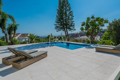 Exclusiva villa de lujo con vistas al mar y al golf en El Paraiso Alto