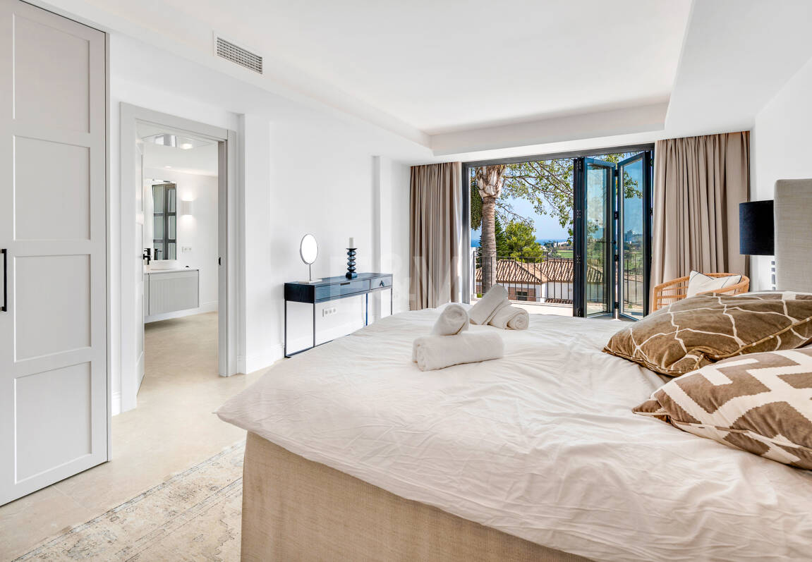 Exclusiva villa de lujo con vistas al mar y al golf en El Paraiso Alto