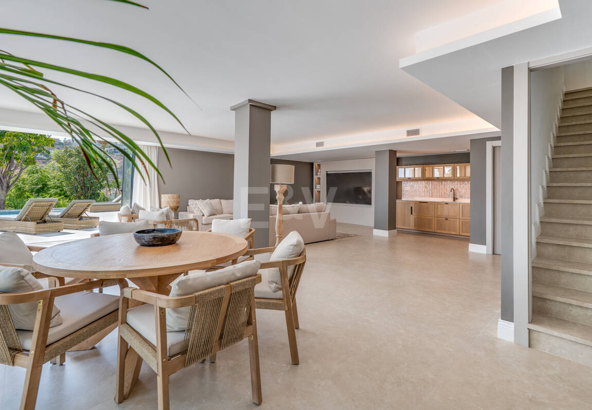 Exclusiva villa de lujo con vistas al mar y al golf en El Paraiso Alto