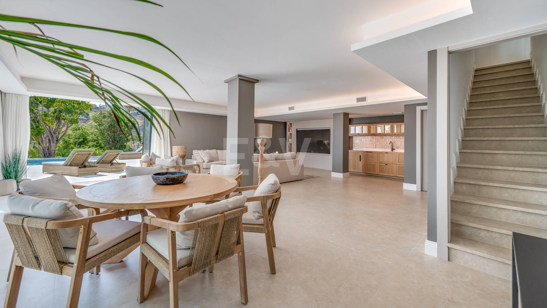 Exclusiva villa de lujo con vistas al mar y al golf en El Paraiso Alto