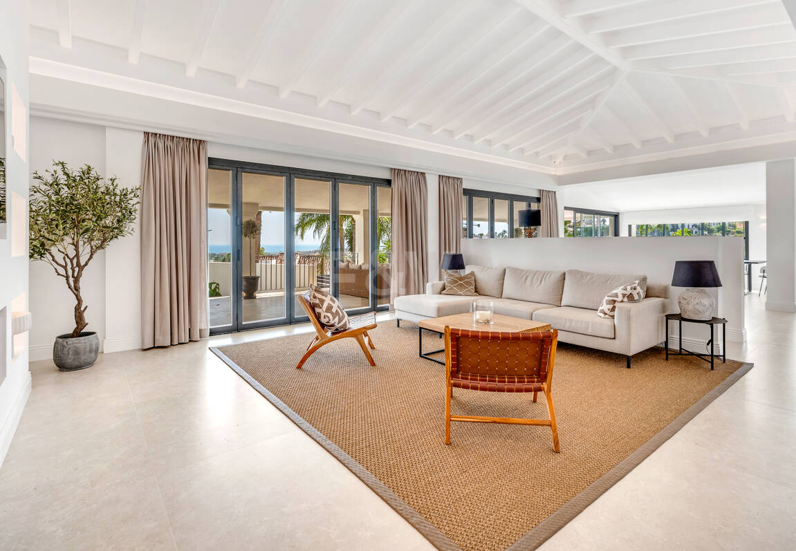 Exclusiva villa de lujo con vistas al mar y al golf en El Paraiso Alto