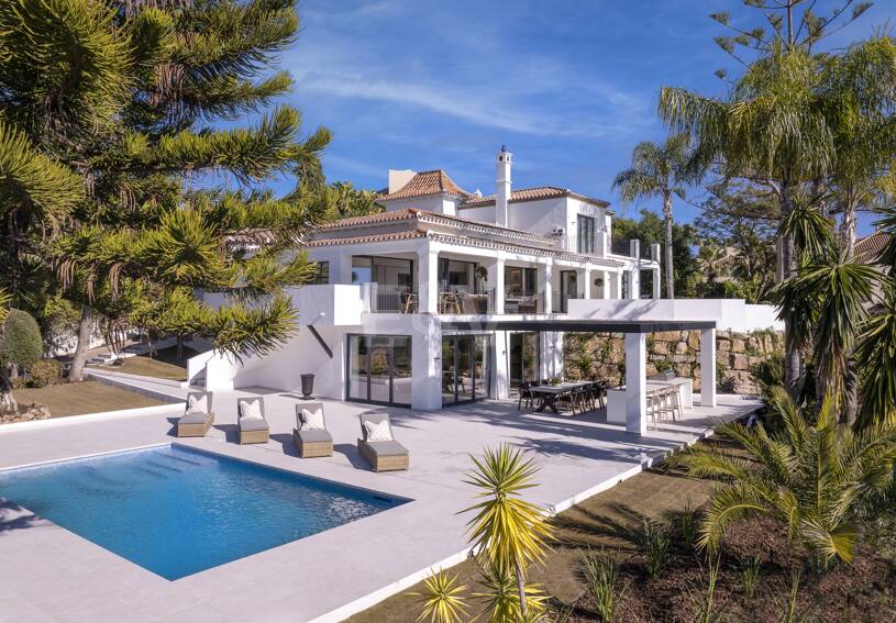 Exclusiva villa de lujo con vistas al mar y al golf en El Paraiso Alto