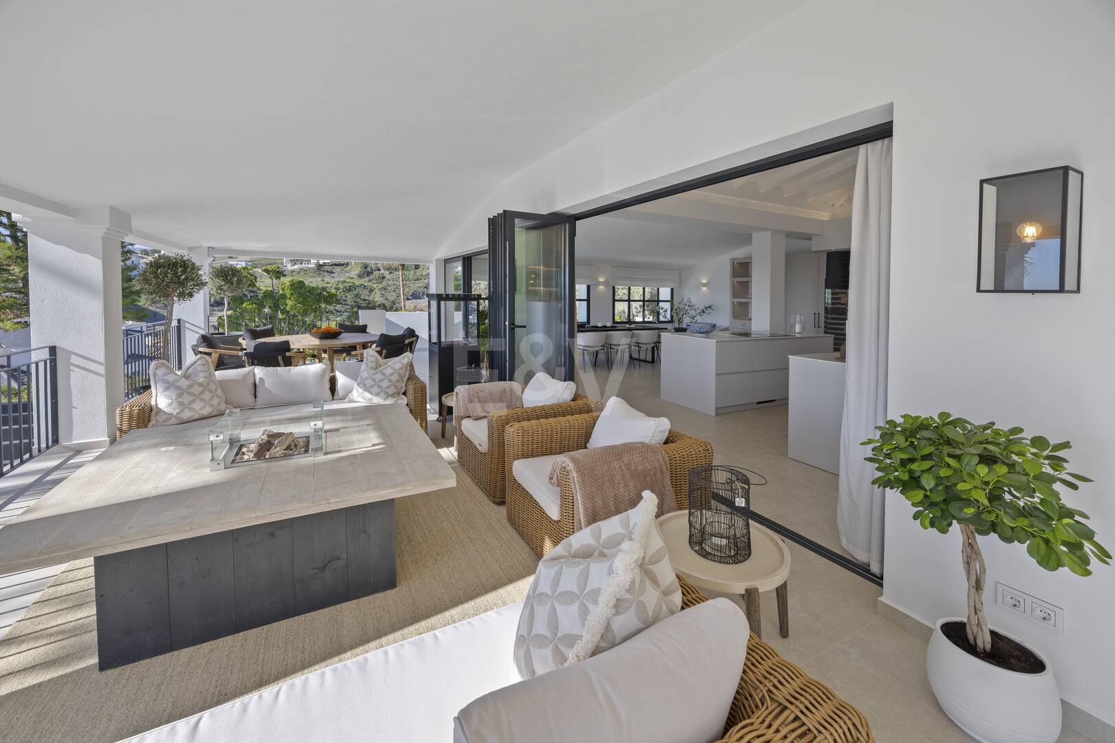 Exclusiva villa de lujo con vistas al mar y al golf en El Paraiso Alto