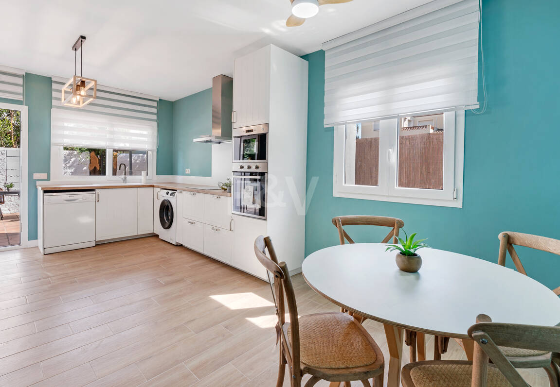 Coastal Living Just 2 Minutes from the Beach