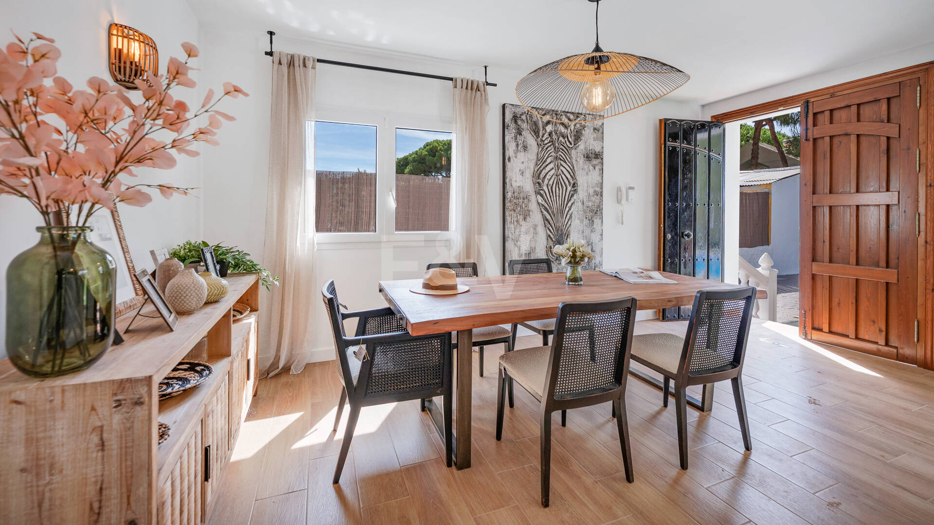 Coastal Living Just 2 Minutes from the Beach