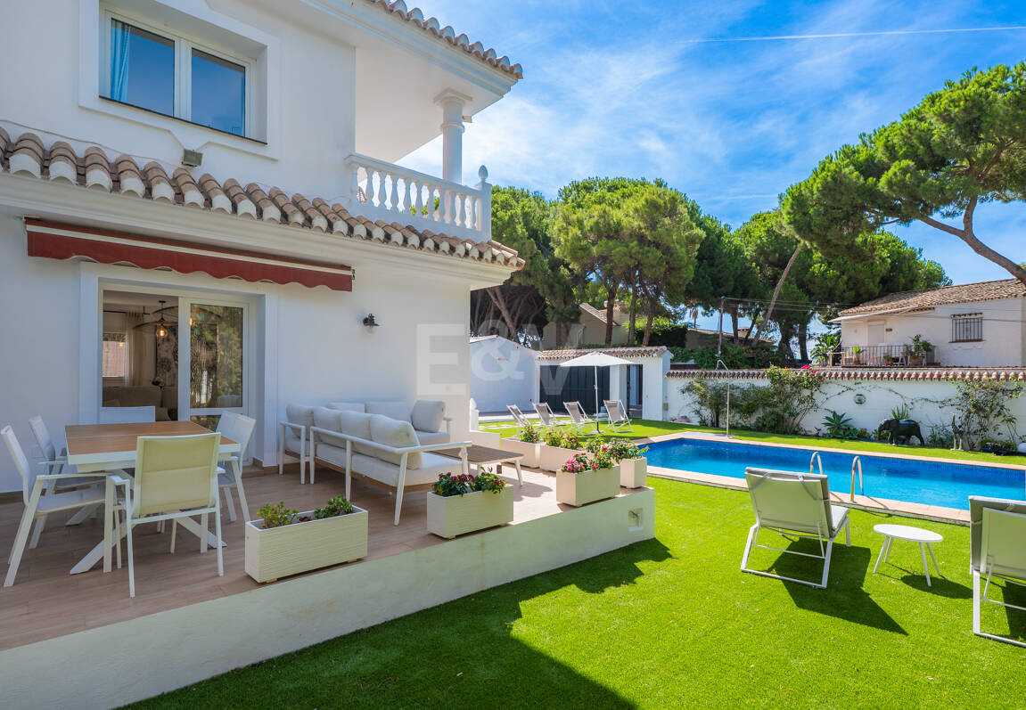 Coastal Living Just 2 Minutes from the Beach