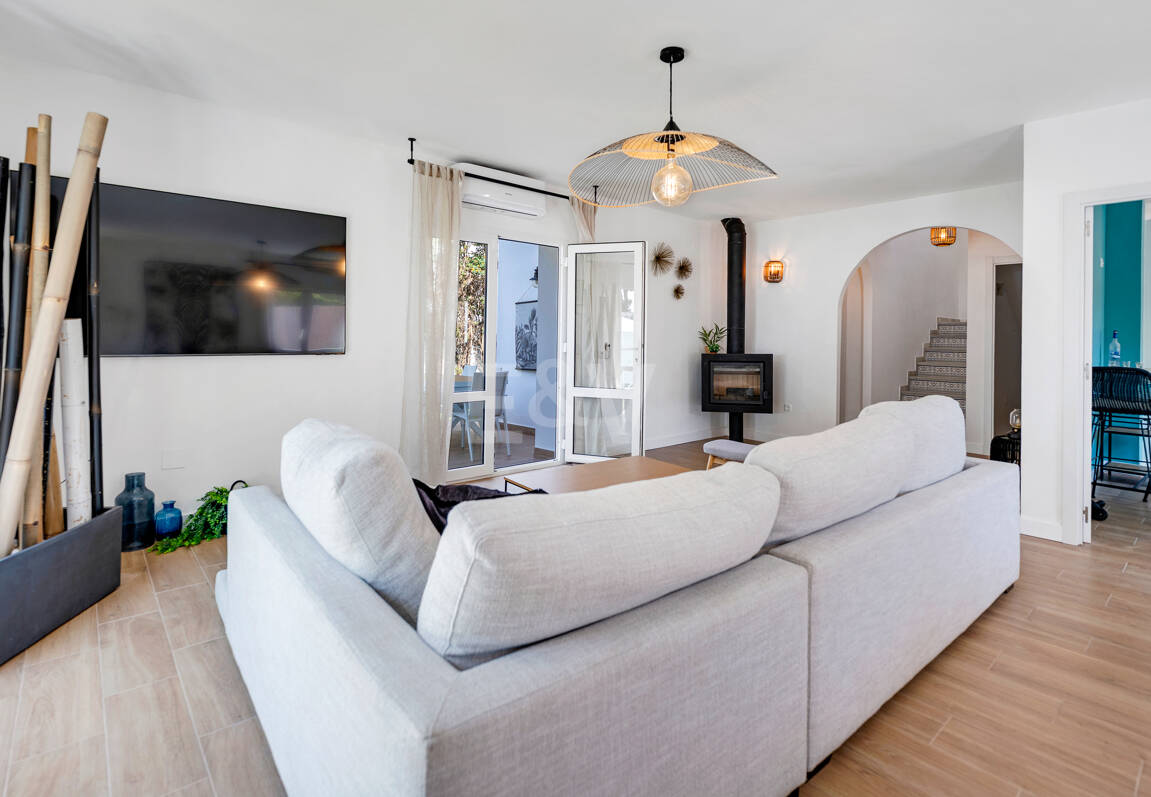 Coastal Living Just 2 Minutes from the Beach