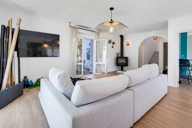 Coastal Living Just 2 Minutes from the Beach