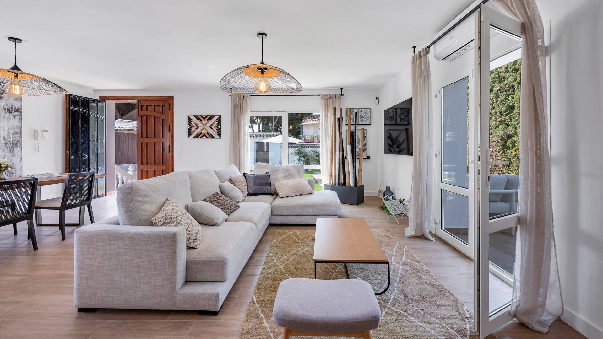 Coastal Living Just 2 Minutes from the Beach