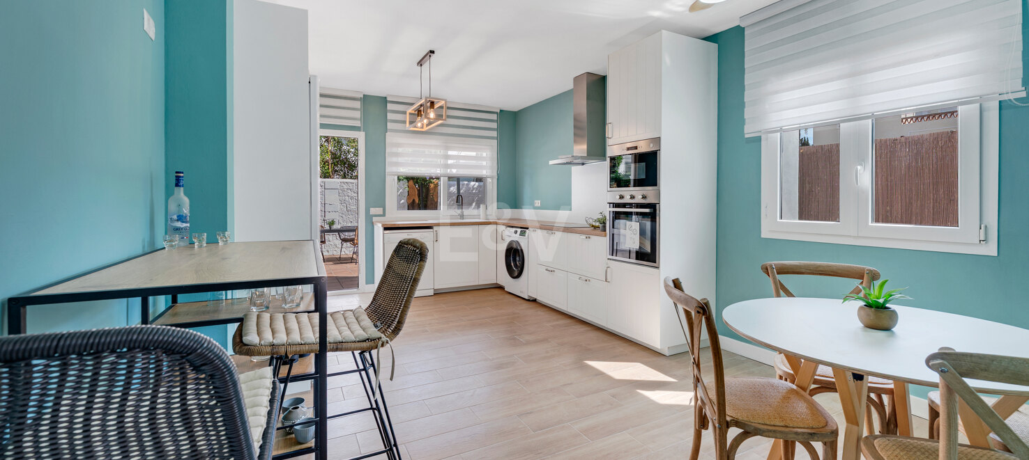Coastal Living Just 2 Minutes from the Beach