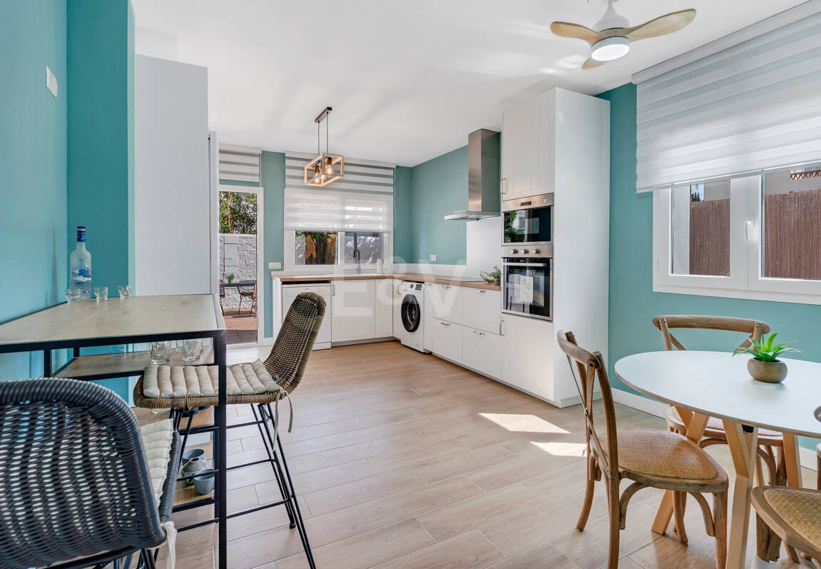 Coastal Living Just 2 Minutes from the Beach