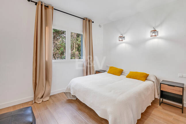 Coastal Living Just 2 Minutes from the Beach