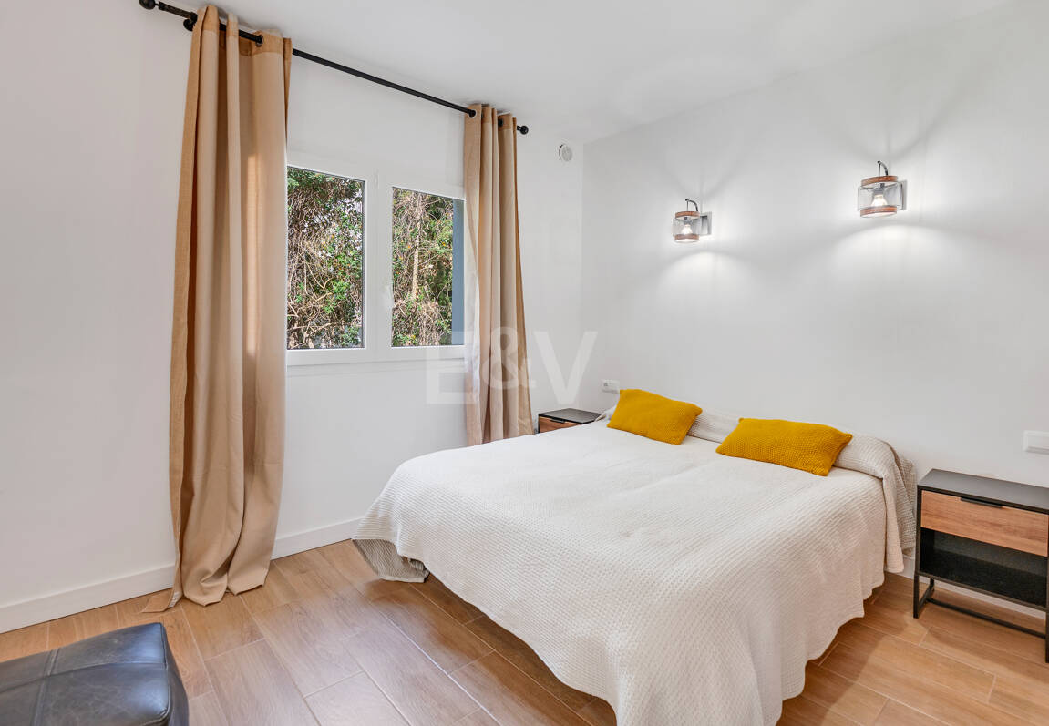 Coastal Living Just 2 Minutes from the Beach