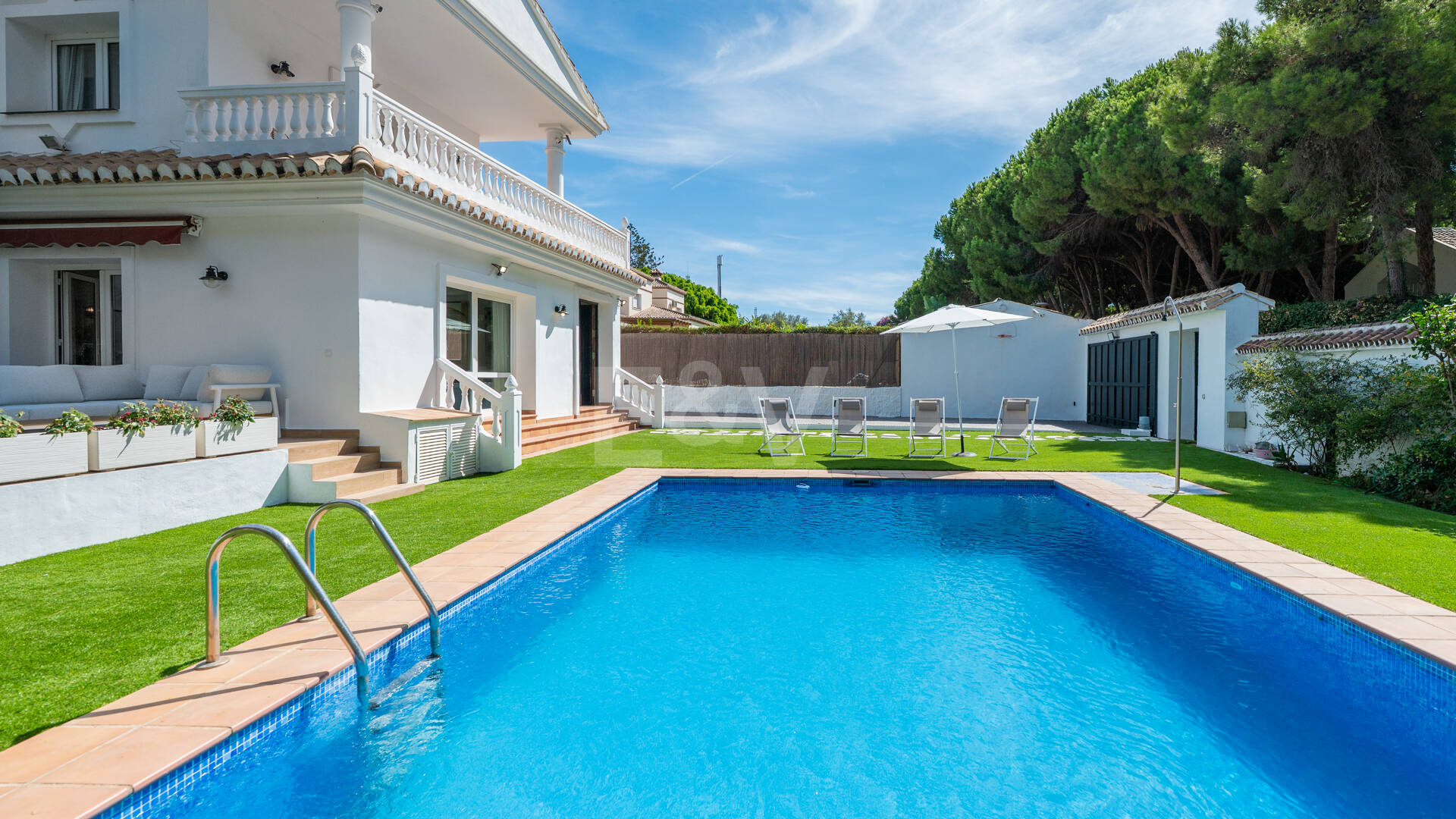 Coastal Living Just 2 Minutes from the Beach