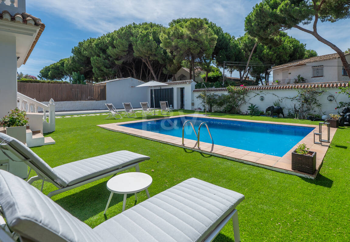 Coastal Living Just 2 Minutes from the Beach