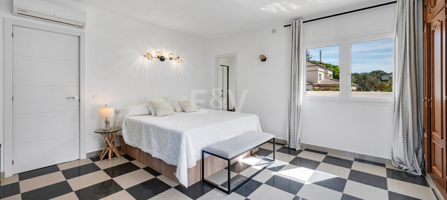Coastal Living Just 2 Minutes from the Beach