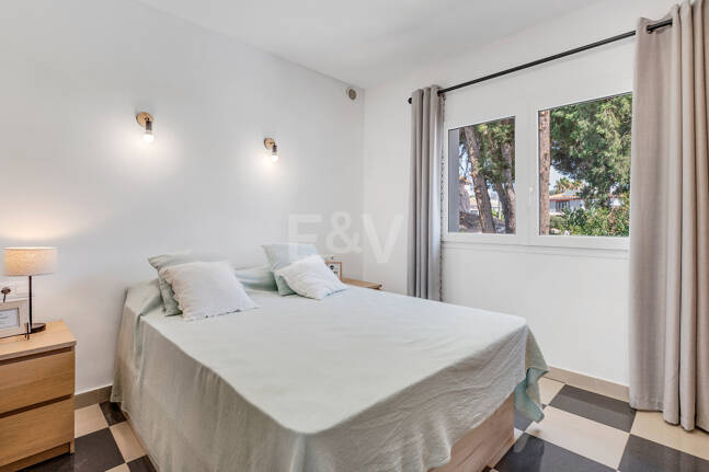 Coastal Living Just 2 Minutes from the Beach