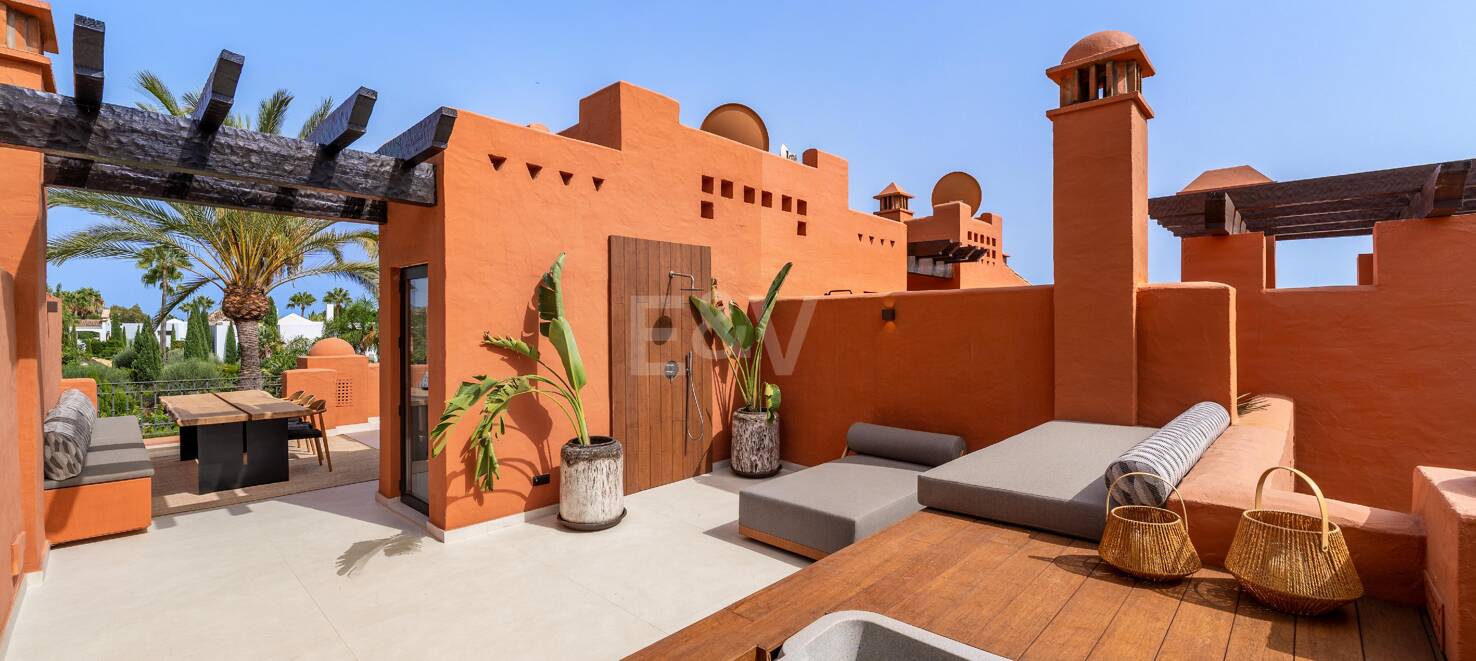 Moderna casa adosada de lujo en la Milla de Oro