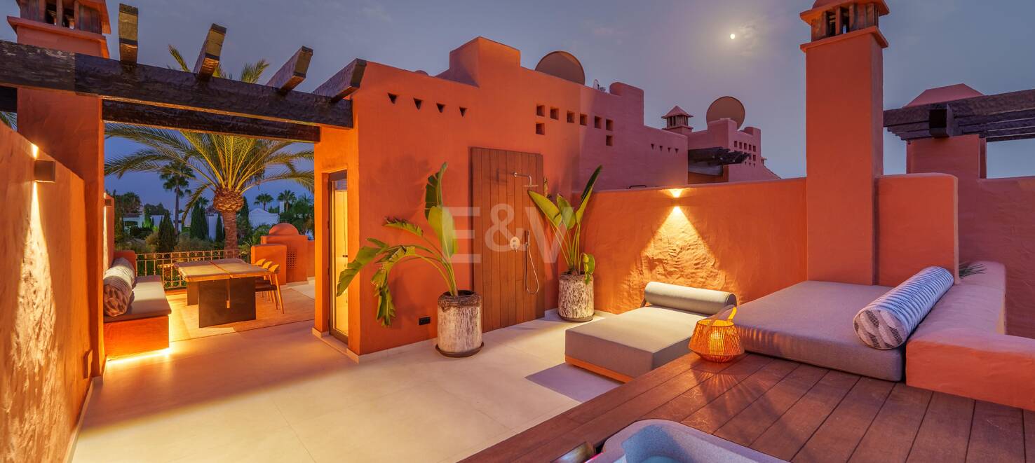 Moderna casa adosada de lujo en la Milla de Oro