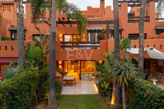 Modernes Luxus-Stadthaus an der Goldenen Meile