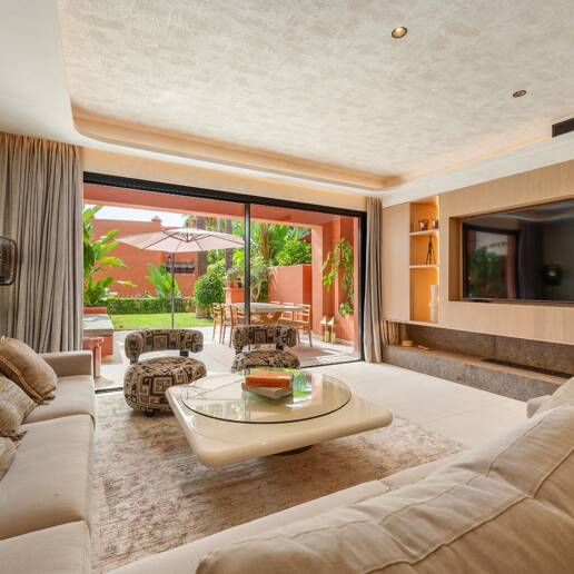 Moderna casa adosada de lujo en la Milla de Oro