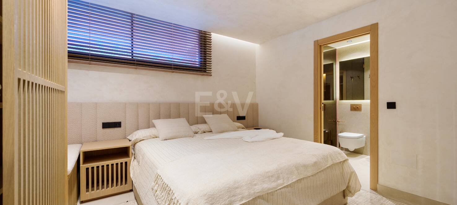 Moderna casa adosada de lujo en la Milla de Oro