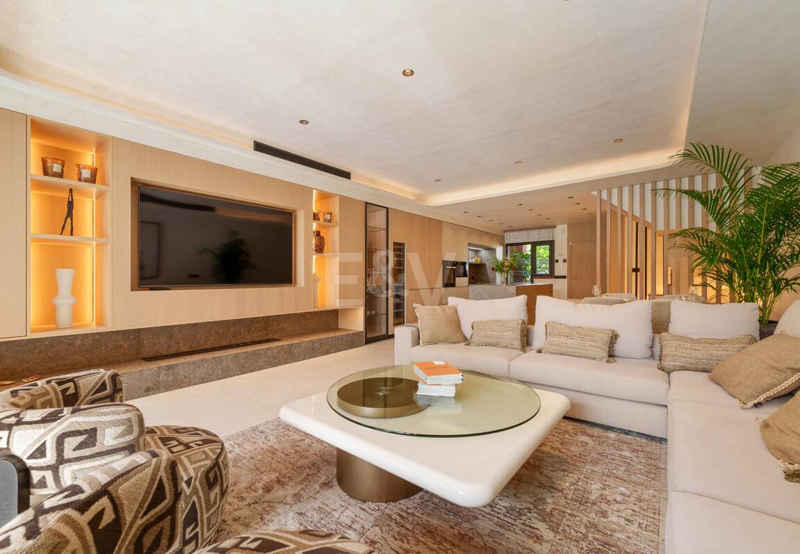 Modernes Luxus-Stadthaus an der Goldenen Meile