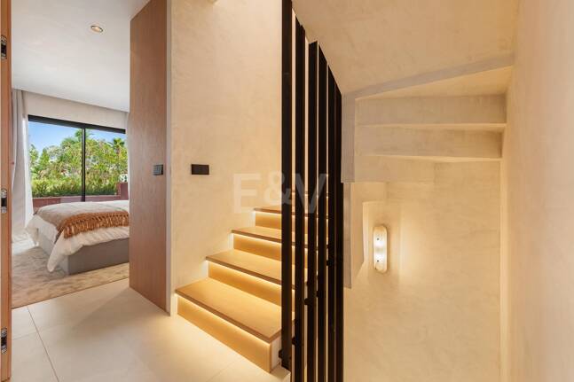 Modernes Luxus-Stadthaus an der Goldenen Meile