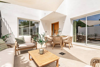 Radhus till salu i Puerto Banus, Marbella