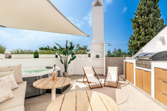 Radhus till salu i Puerto Banus, Marbella