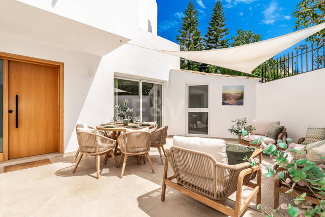 Radhus till salu i Puerto Banus, Marbella